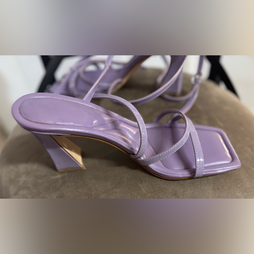 Size 7.5 Marc Fisher light Purple Mahima Strappy 3" Flared Heel Sandal EUC! - Picture 4 of 9